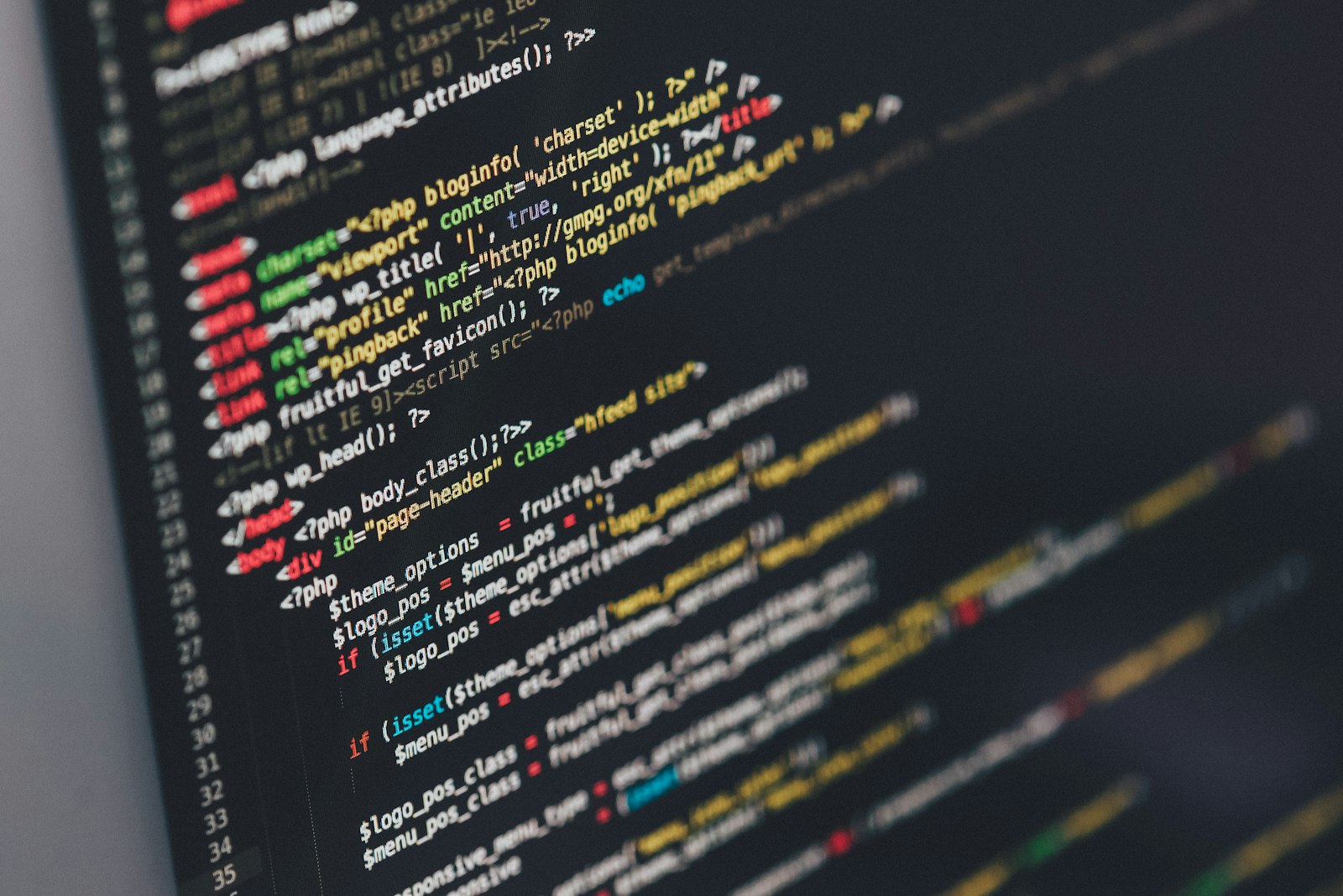 Código de una web WordPress abierto en el editor durante un desarrollo a medida